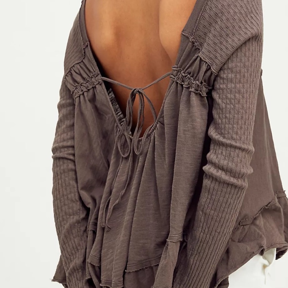Entro gray long sleeve open back lace blouse M